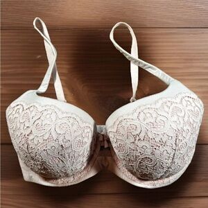 VICTORIAS SECRET Bra Womens 34DDD Nude/Light Pink Lace Plunge Demi Push Up EUC
